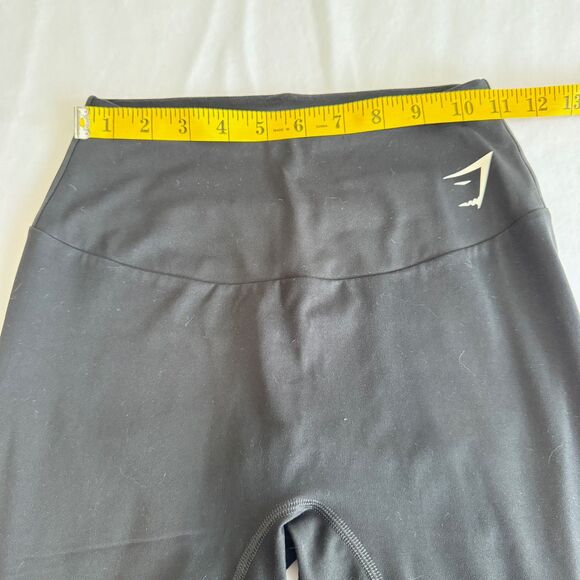 GYMSHARK Black Capri Leggings - Picture 3 of 4